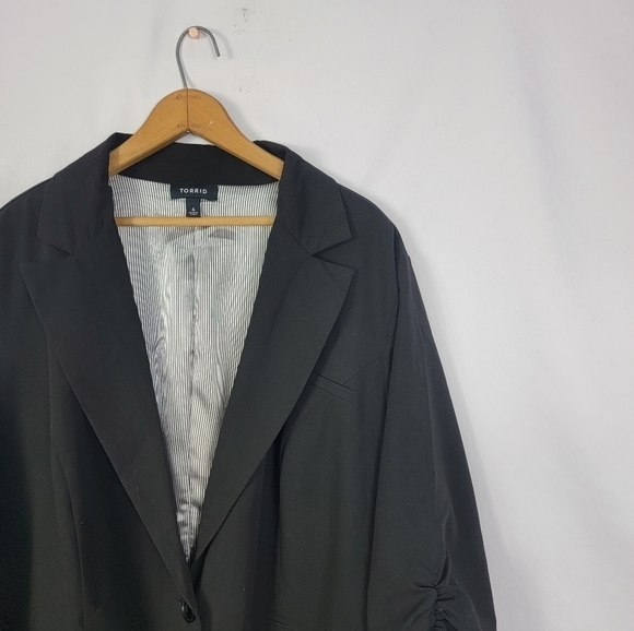 Torrid Size 4 Blazer - Picture 4 of 5